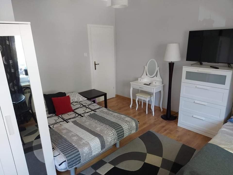 Aleja Apartment กดัญสก์ ภายนอก รูปภาพ